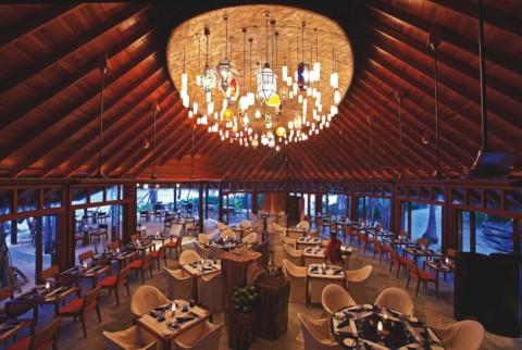 Halaveli Resort - restaurant