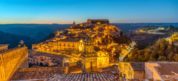 sunrise-at-ragusa-ibla-in-sicily-UBDS3GH