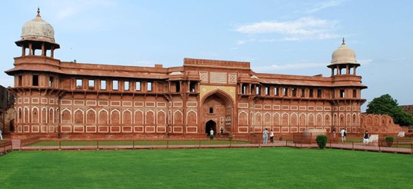 Agra Fort 724 x 426