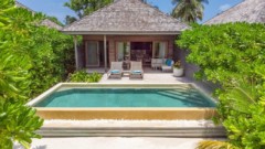 Hurawalhi Island Resort - pool mit Haus
