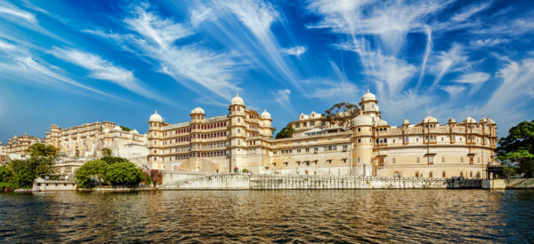 City Palace view from the lake. Udaipur, Rajasthan, India