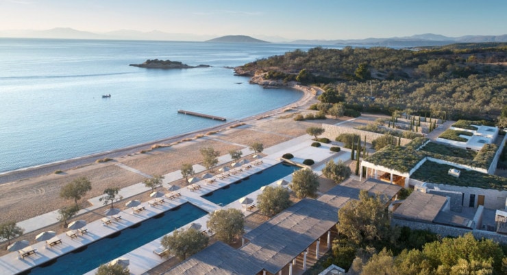 Amanzoe - Pool am Meer