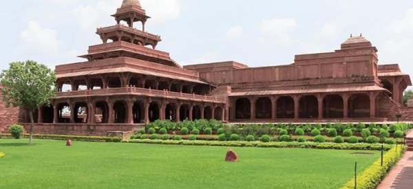 Fatehpur Sikri  724 x 426