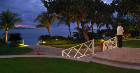 Jamaica Round Hill Hotel & Villas - garten am abend