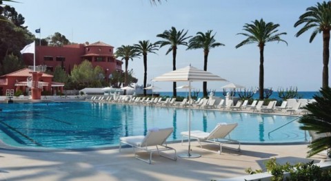 Monte Carlo Beach Hotel - pool