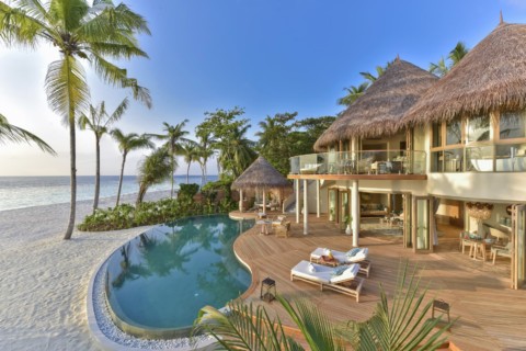 Nautilus Maldives - pool am strand