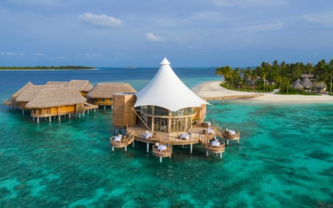 Nautilus Maldives - Restaurant auf dem Wasser