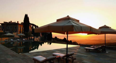 Rosewood Castiglion del Bosco - Pool am Abend