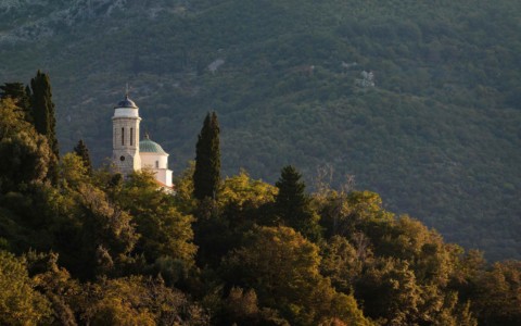 One & Only Portonovi - Berg mit kirche