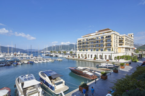 Regent Porto Montenegro - yacht von außen