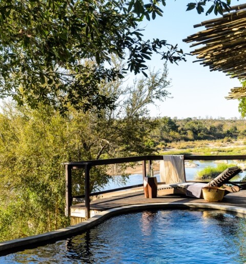 Boulders Lodge - Pool mit Deck