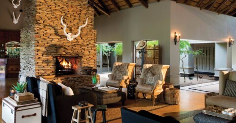 Lion Sands Tinga Lodge - Kaminzimmer