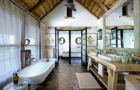 Castleton Luxury Lodge & Safari - BAdezimmer